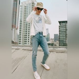 Men's EXPRESS 4-Way Hyper Stretch Light Wash Denim Skinny Jeans